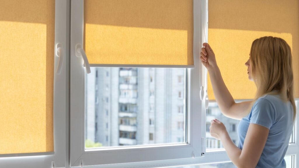 Do czego dobrać kolor rolety